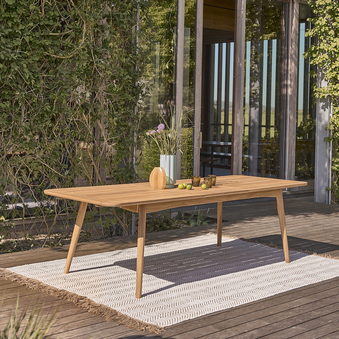 AUBE - Mesa de jardín extensible de teca maciza para 6/8 personas.