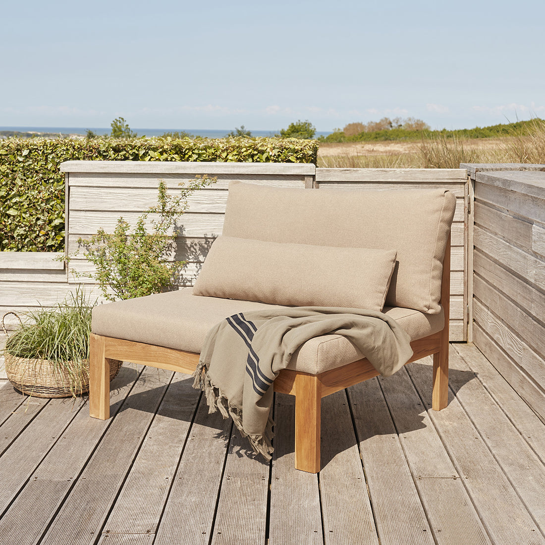 PALMA - Sillón de exterior de teca maciza color topo