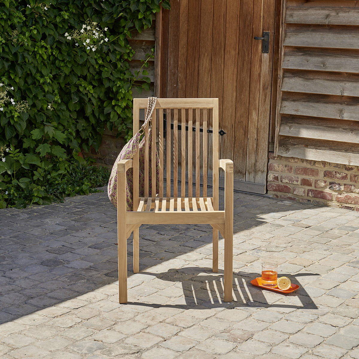 MALTE - Sillones de exterior de teca maciza apilables (juego de 2)