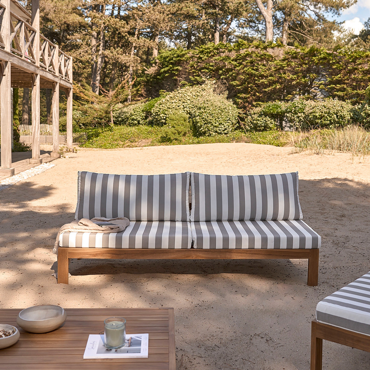 PALMA - Sofá de exterior de teca maciza a rayas