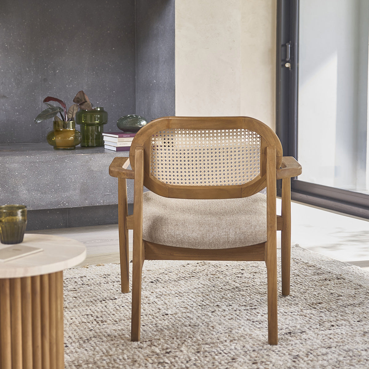 SABI - Sillón de teca maciza, rejilla y tela color crudo