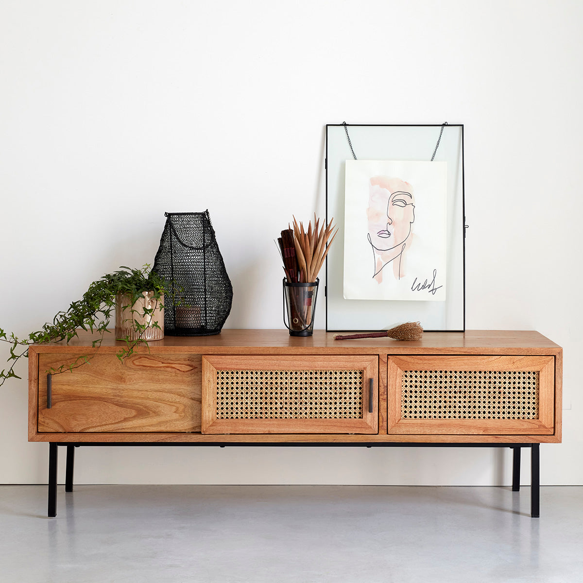 AUBIN - Mueble de TV de mindi macizo y rejilla 140 cm