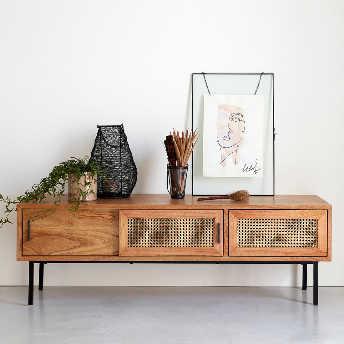 AUBIN - Mueble de TV de mindi macizo y rejilla 140 cm