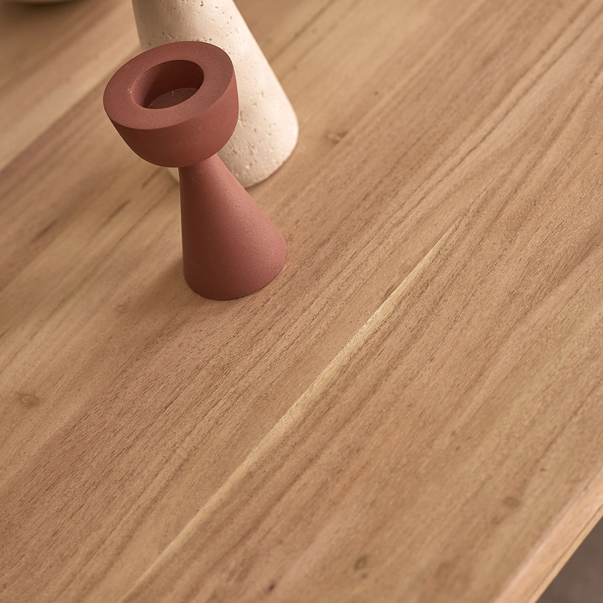 CALI - Mesa de madera maciza de acacia para 8 personas.