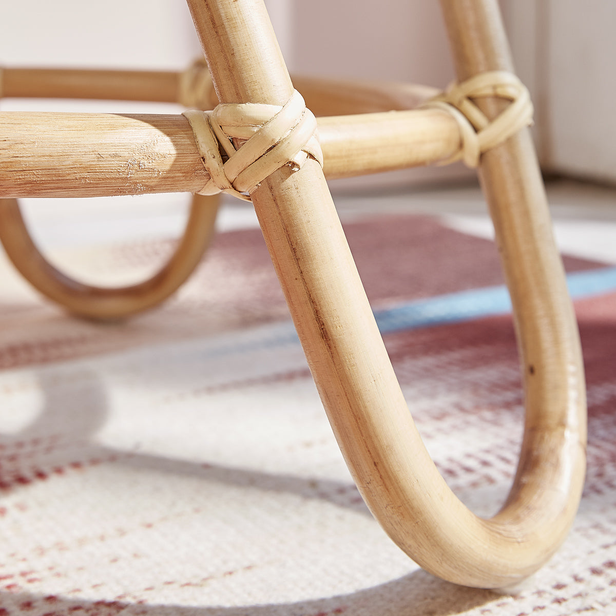 PAOLA - Mesa auxiliar de ratán natural