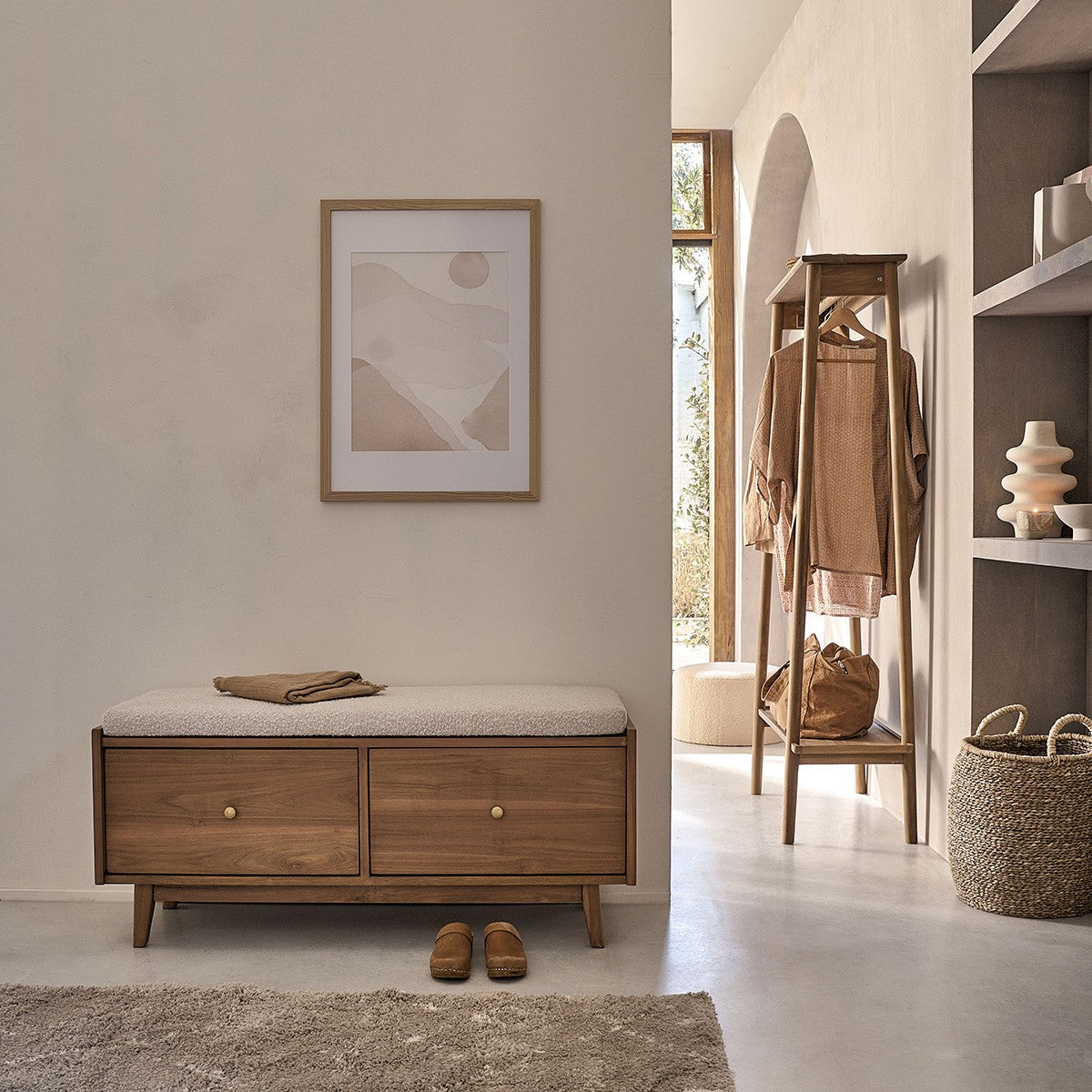 SERENE - Banco de teca maciza y tejido buclé de 120 cm