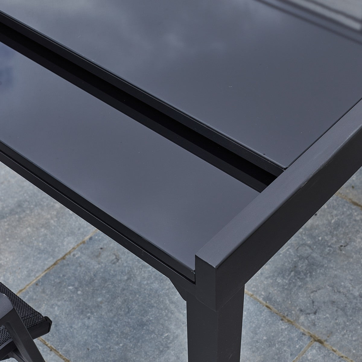5019-table_de_jardin_en_aluminium_noir_extensible_8_10_pers-04.jpg