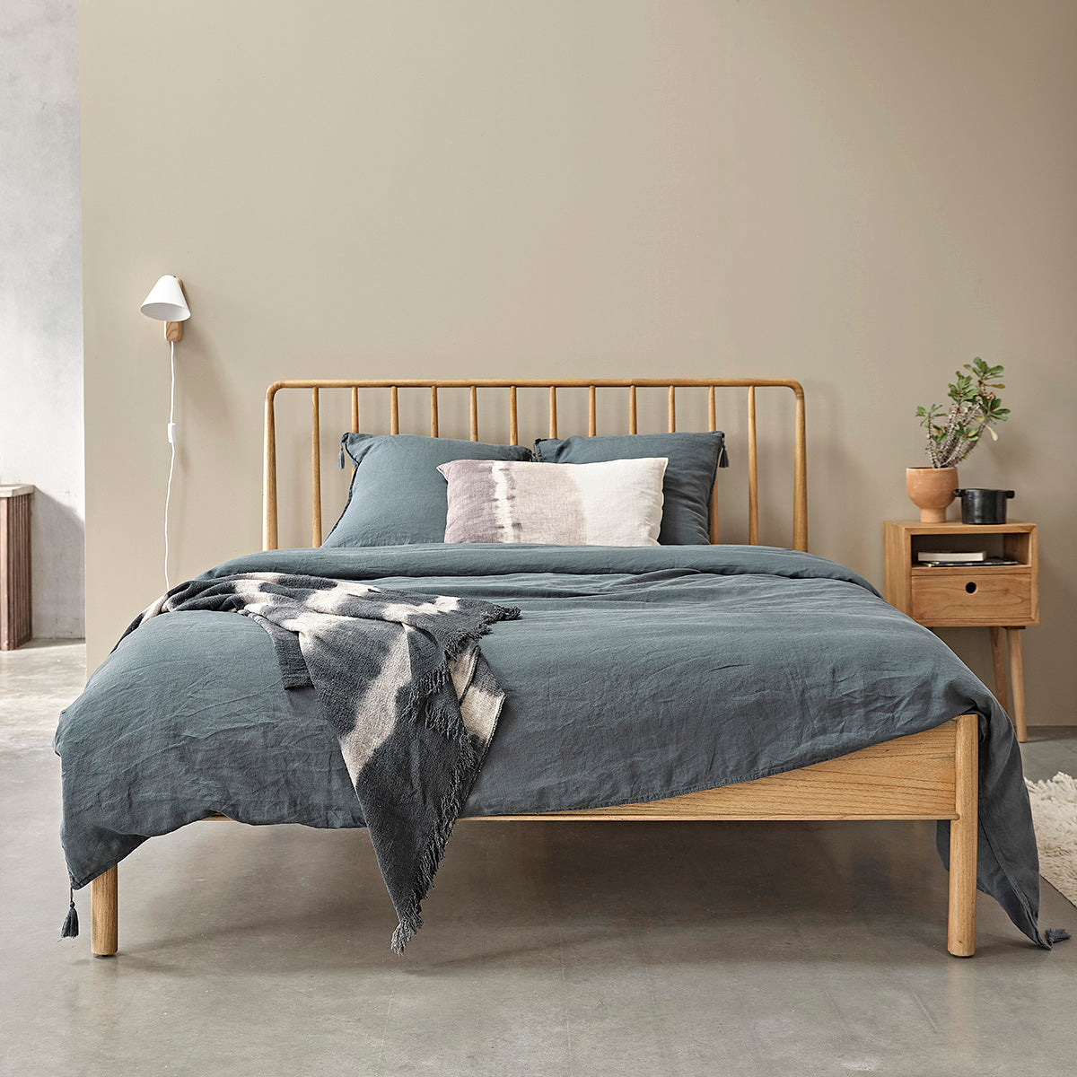 ESMEE - Cama de mindi macizo de 160 cm con somier