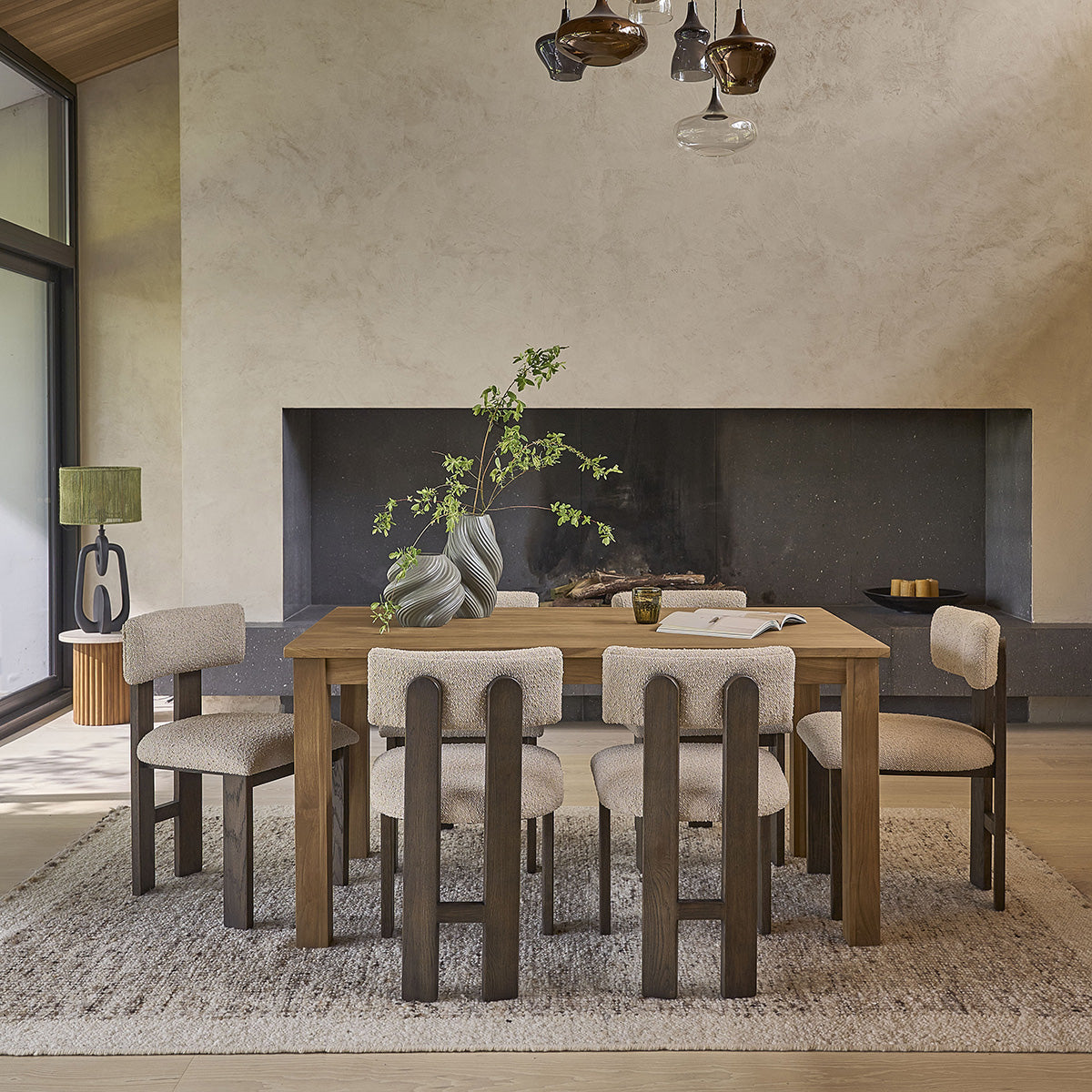 NOÉ - Silla de roble macizo marrón con tela bouclette beige