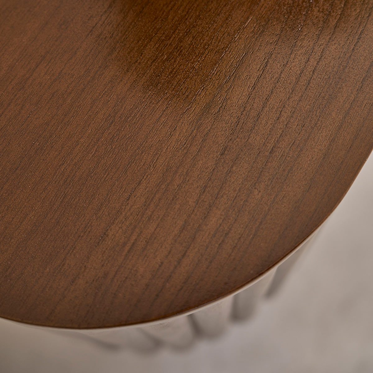 TRINIDAD - Mueble de TV suspendido de madera de mindi con acabado nogal 140 cm