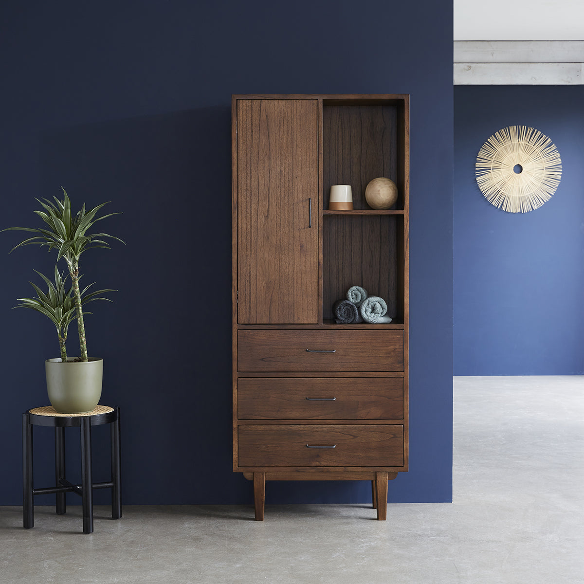 ARON - Mesita de noche de caoba maciza y rejilla 40 cm