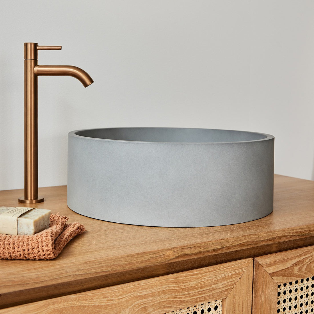 PURE - Lavabo de hormigón gris Ø37 cm