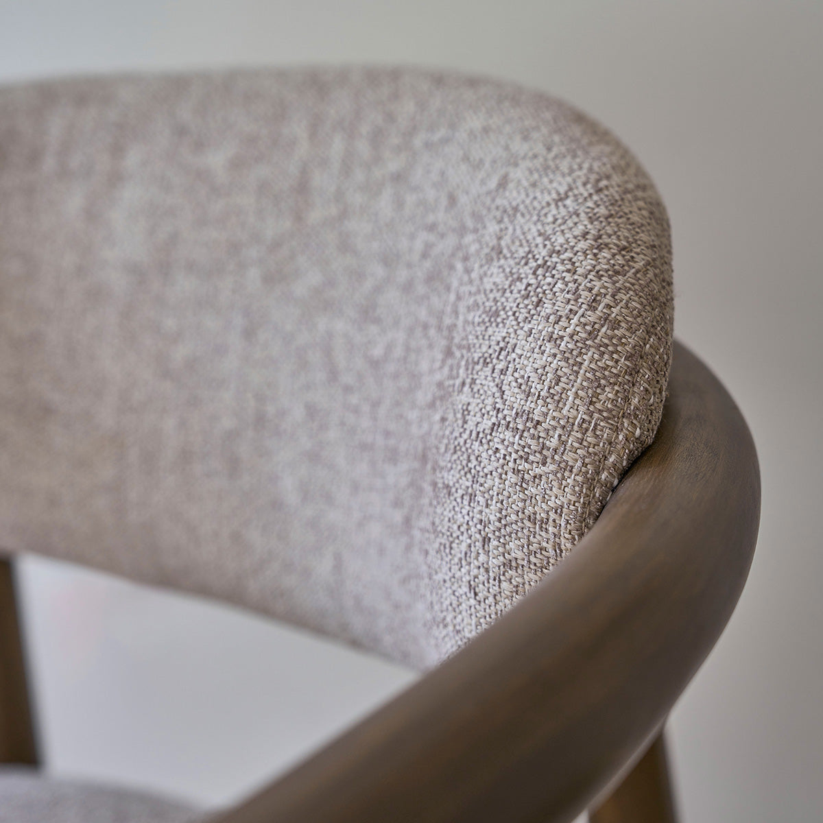 CÔME - Sillón de madera maciza y tejido con textura beige chiné