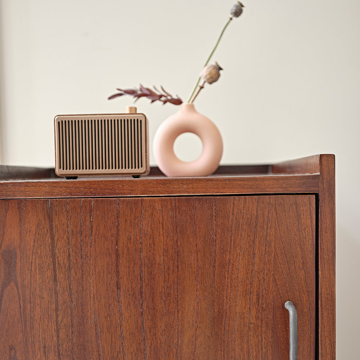 VINTAGE - Mesita de noche de mindi macizo acabado nogal 40 cm