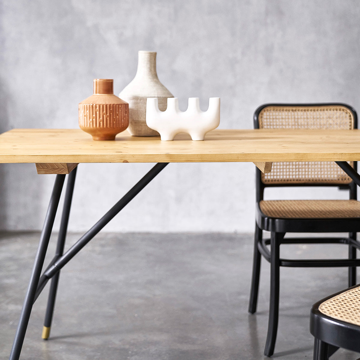 ROBIN - Mesa de pino macizo y metal para 6 pers.