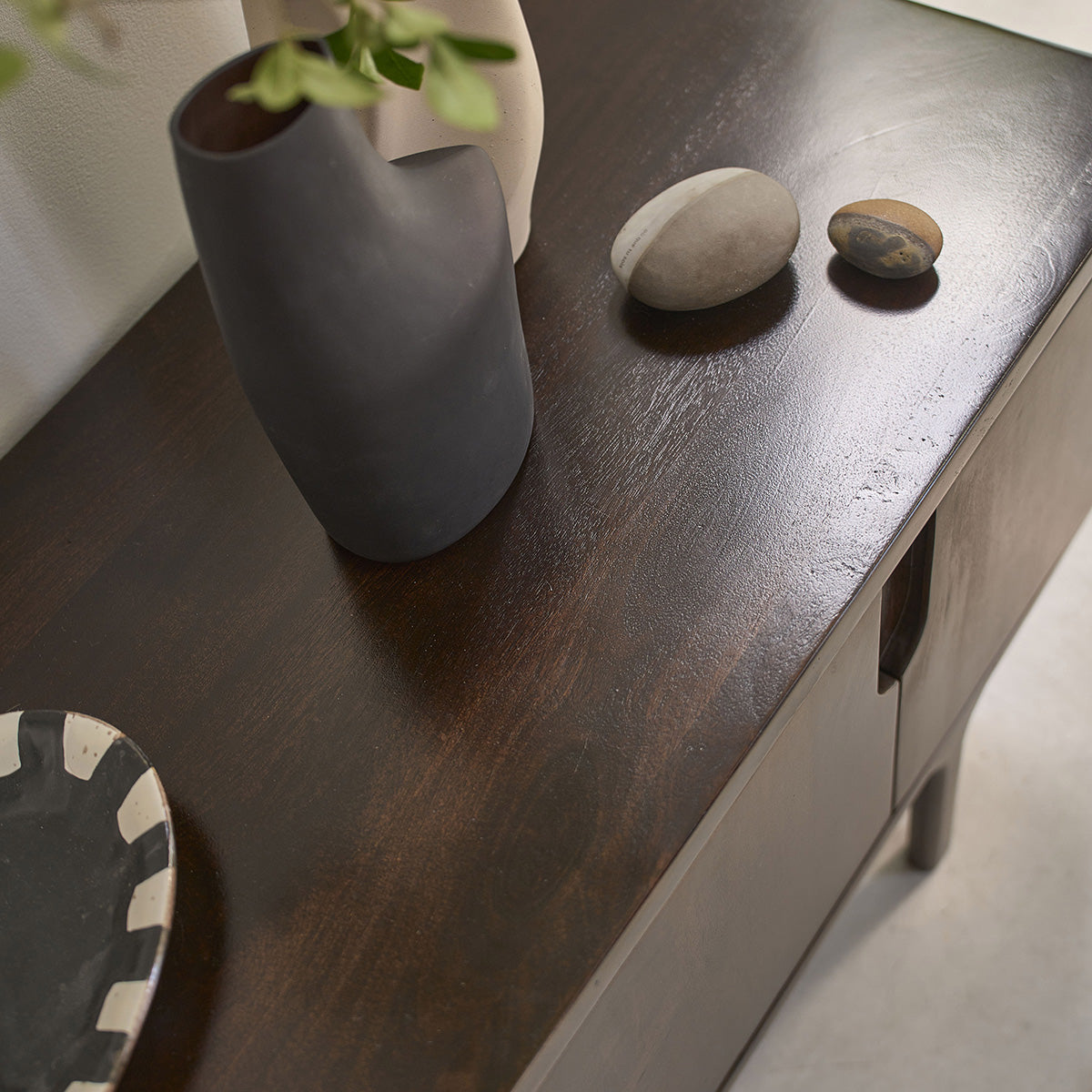 LAZARE - Mueble para la televisión de madera maciza de mango, 120 cm