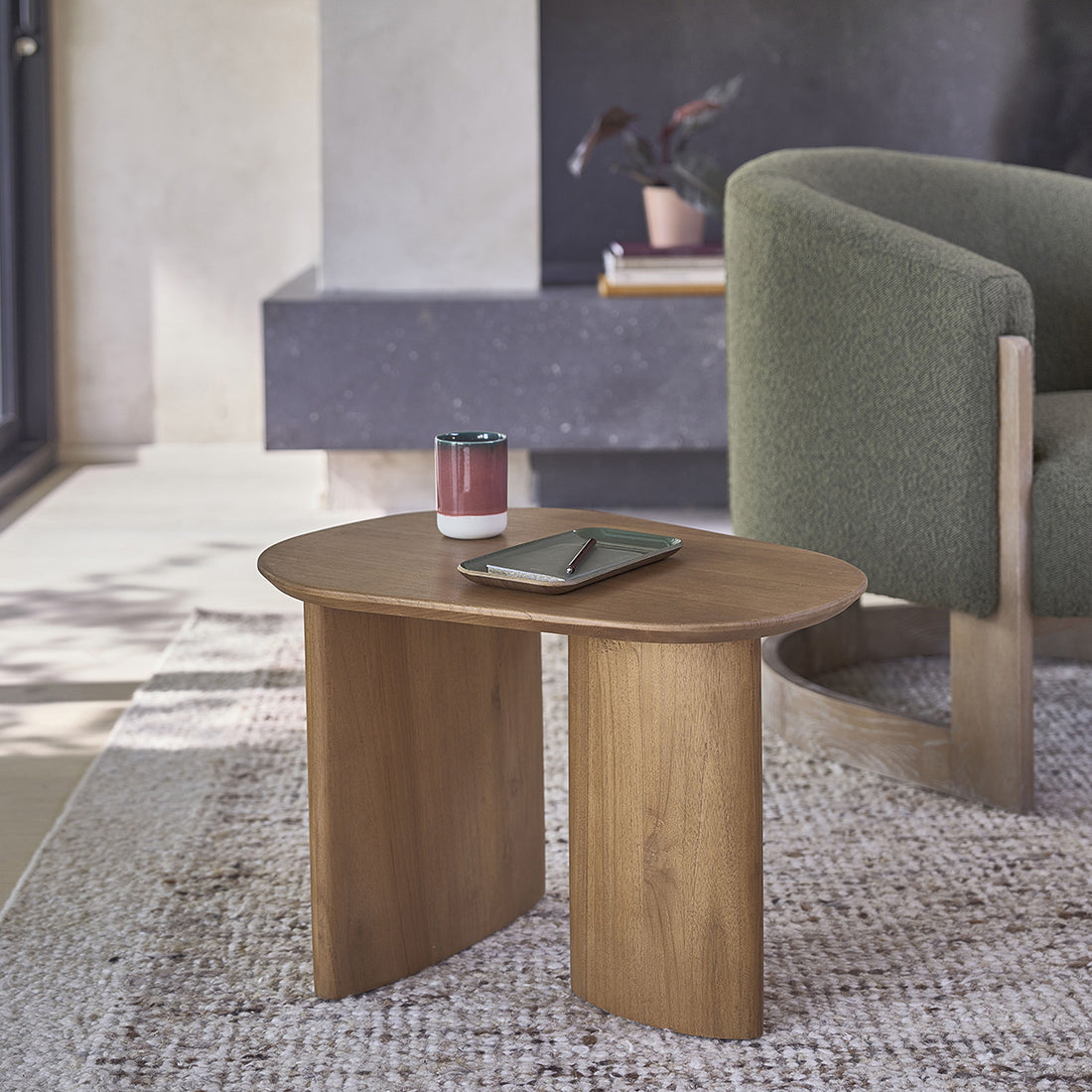 CALMA - Mesa auxiliar de teca maciza orgánica