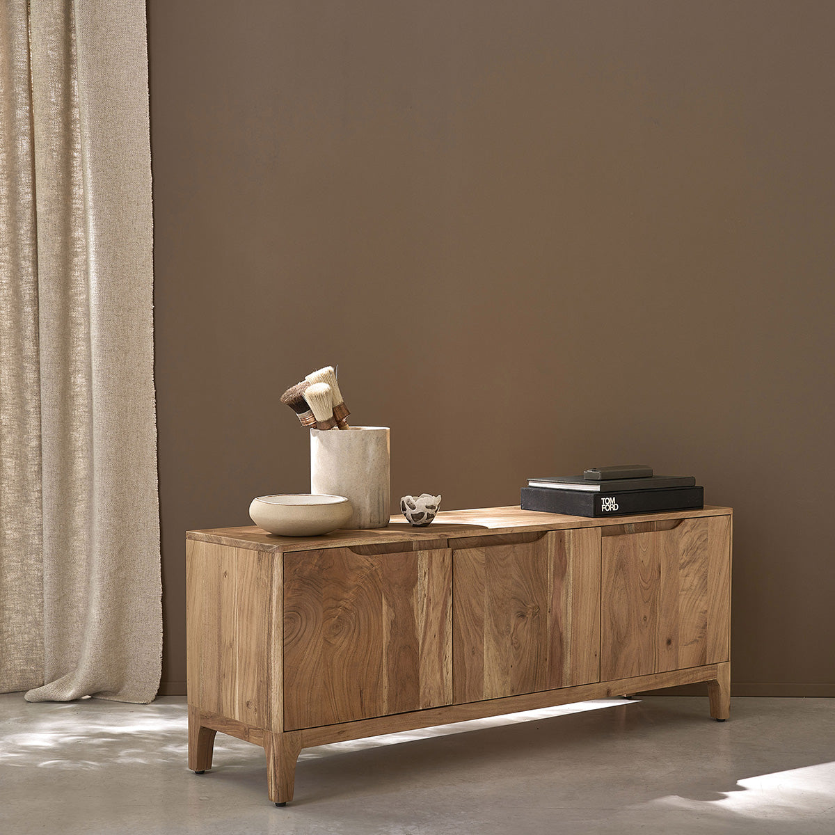 SAMSO - Mueble para la tele de madera maciza de acacia, 139 cm