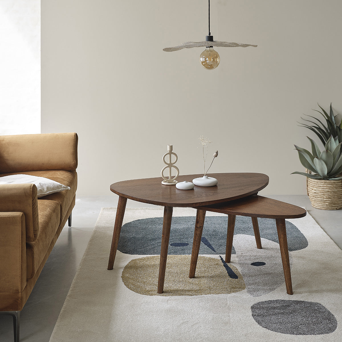 BRUNE - Mesa de centro de mindi macizo acabado nogal 62 cm