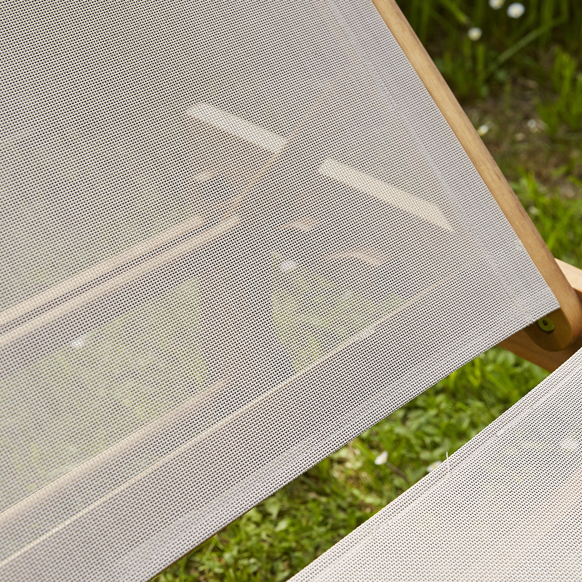 HANOÏ - Tumbona de acacia maciza y textileno gris (juego de 2)