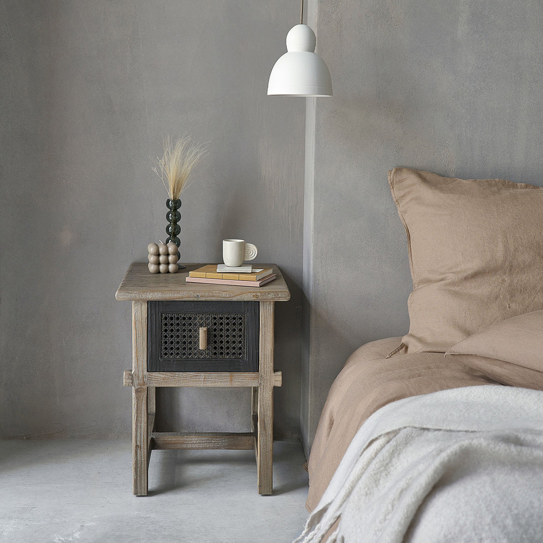 JUNKO - Mesita de noche de madera maciza reciclada 45 cm