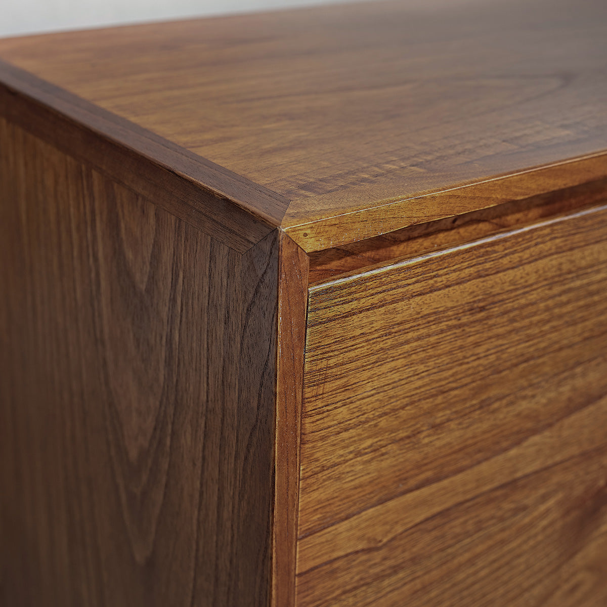 MILO - Cómoda de mindi macizo acabado nogal 180 cm