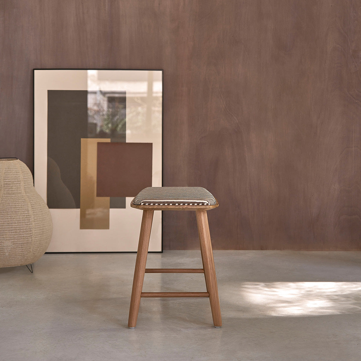 AMBRE - Lote de 2 taburetes de teca maciza con asiento de rayas 45 cm