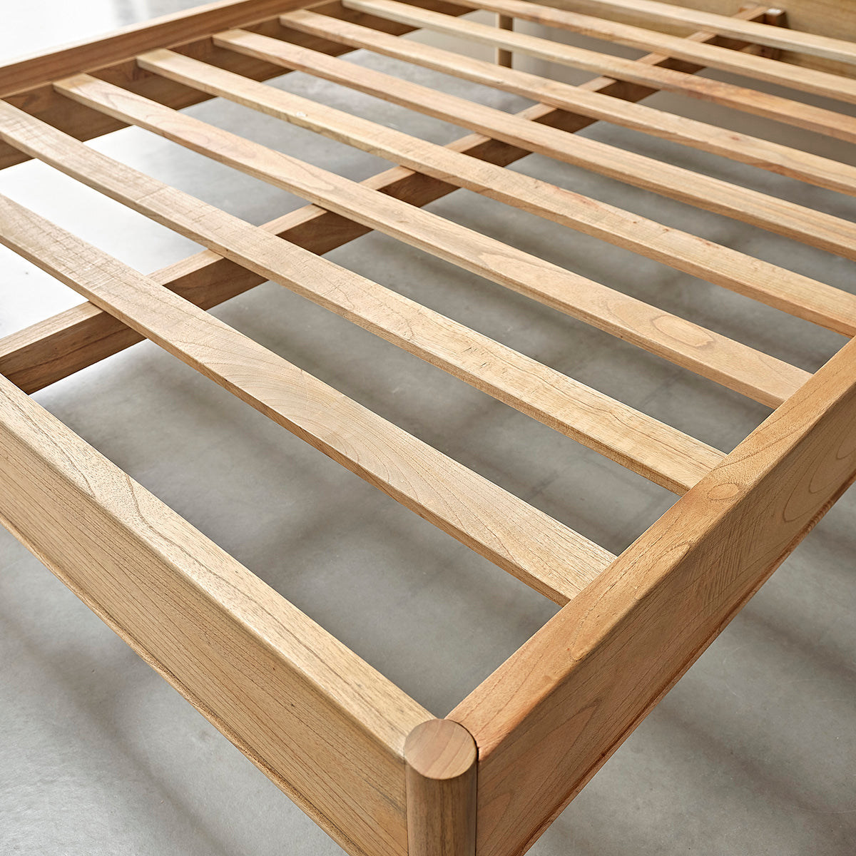 ESMEE - Cama de mindi macizo de 160 cm con somier