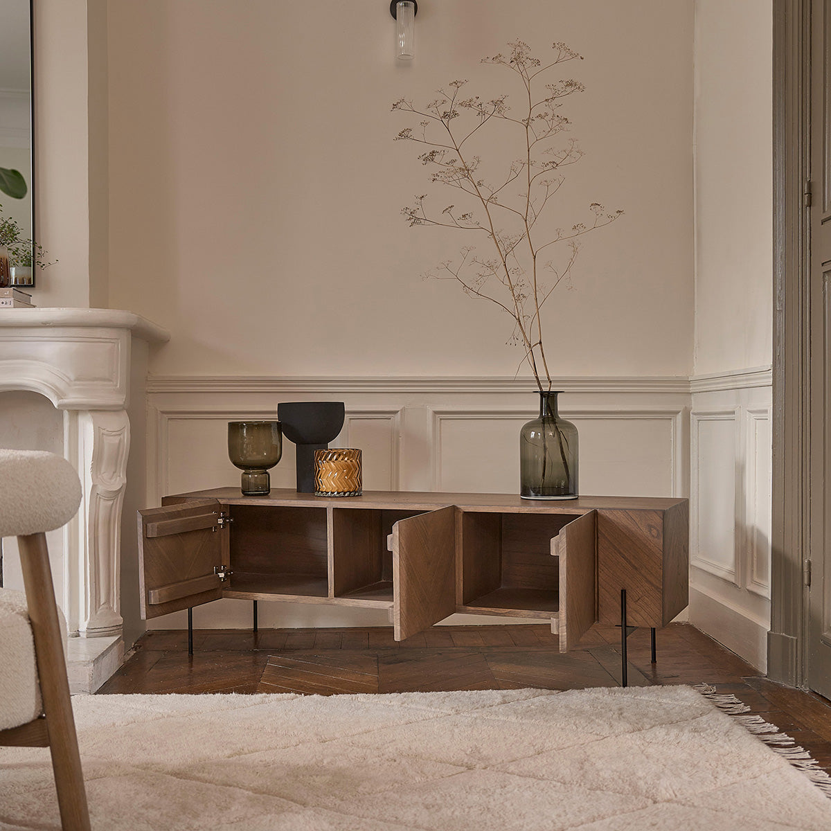 CALIX - Mueble de TV de mindi macizo y metal acabado nogal 160 cm