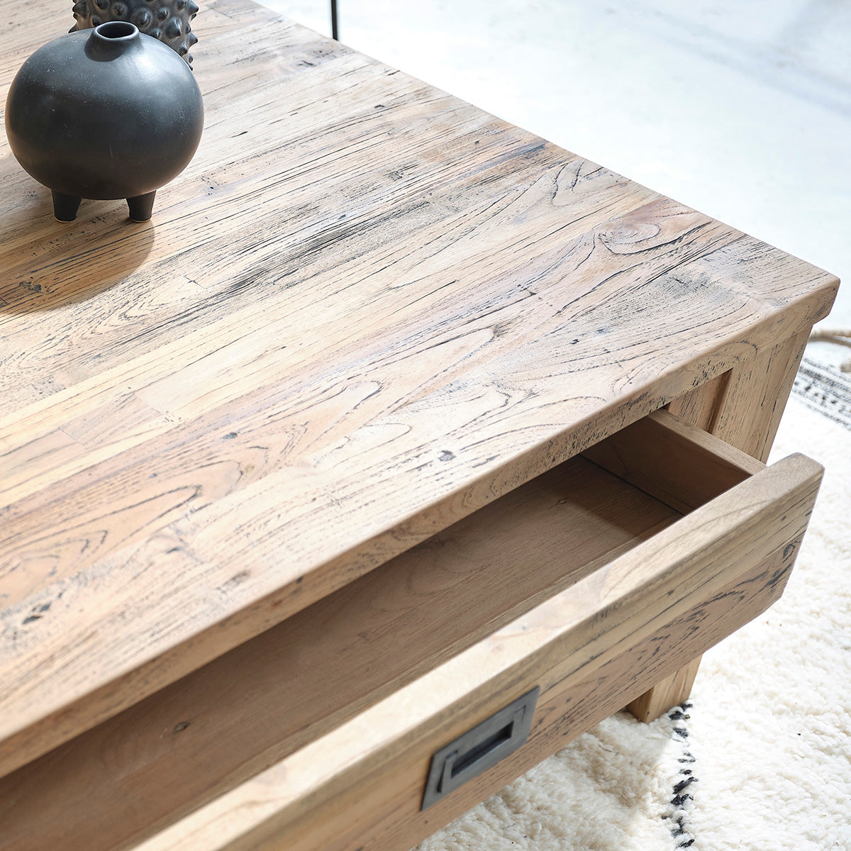 CARGO - Mesa baja de teca maciza reciclada de 100 cm