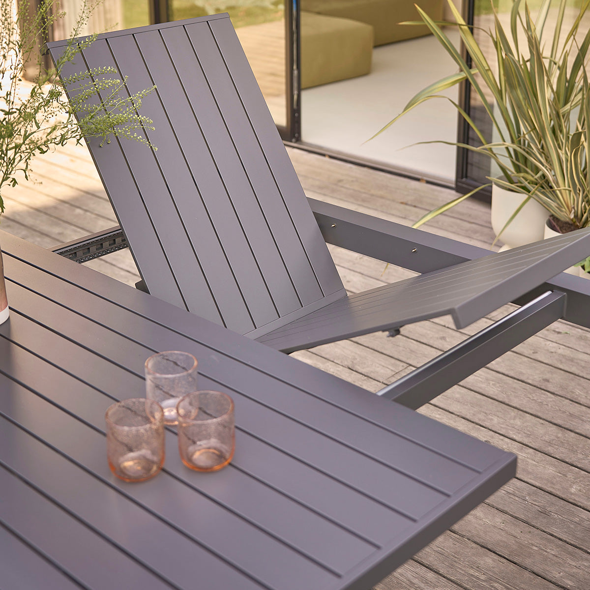 MALTE - Conjunto de muebles de jardín extensibles de aluminio y teca maciza para 6/8 personas