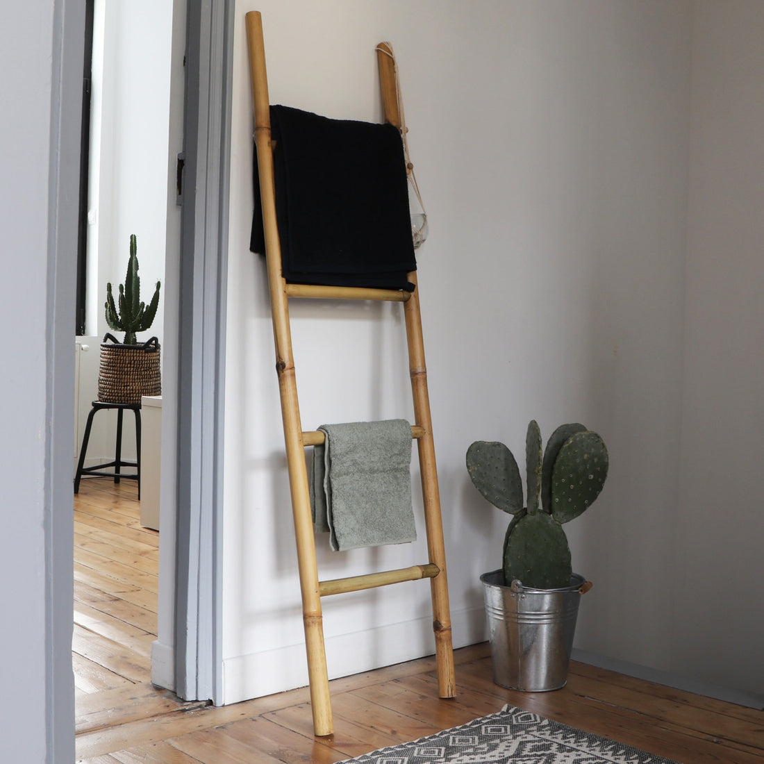 CLARA - Escalera toallero