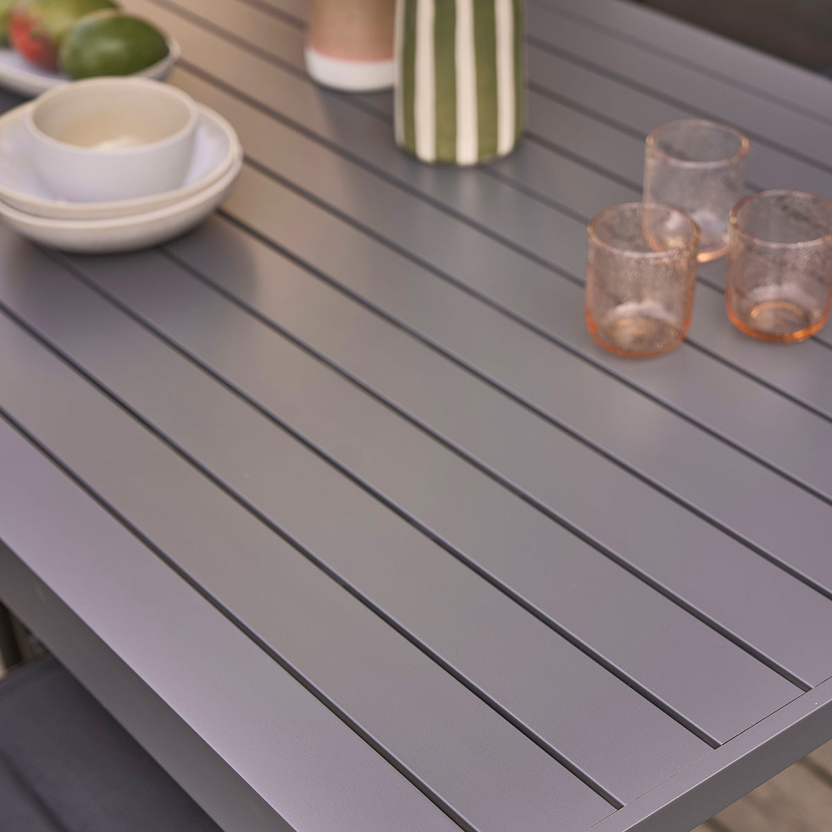 MALTE - Conjunto de muebles de jardín extensibles de aluminio y teca maciza para 6/8 personas