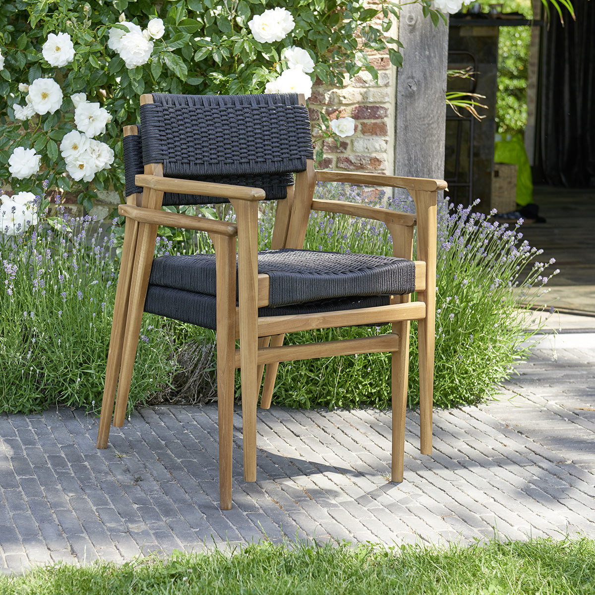 ESTHER - Sillón de exterior de teca maciza y cuerda negra