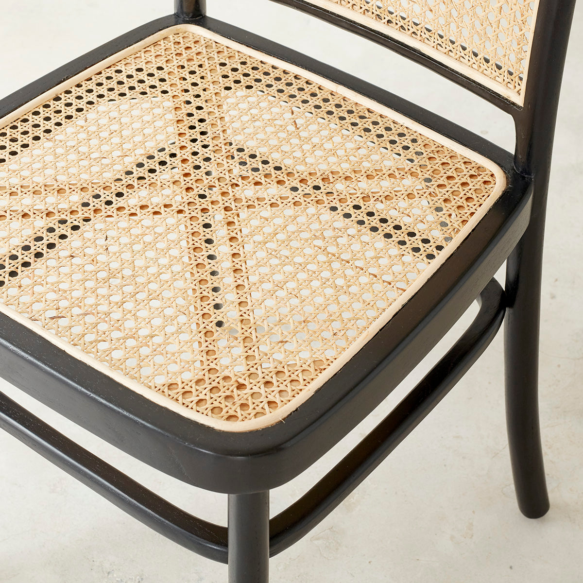 ARON - Silla de caoba maciza y rejilla