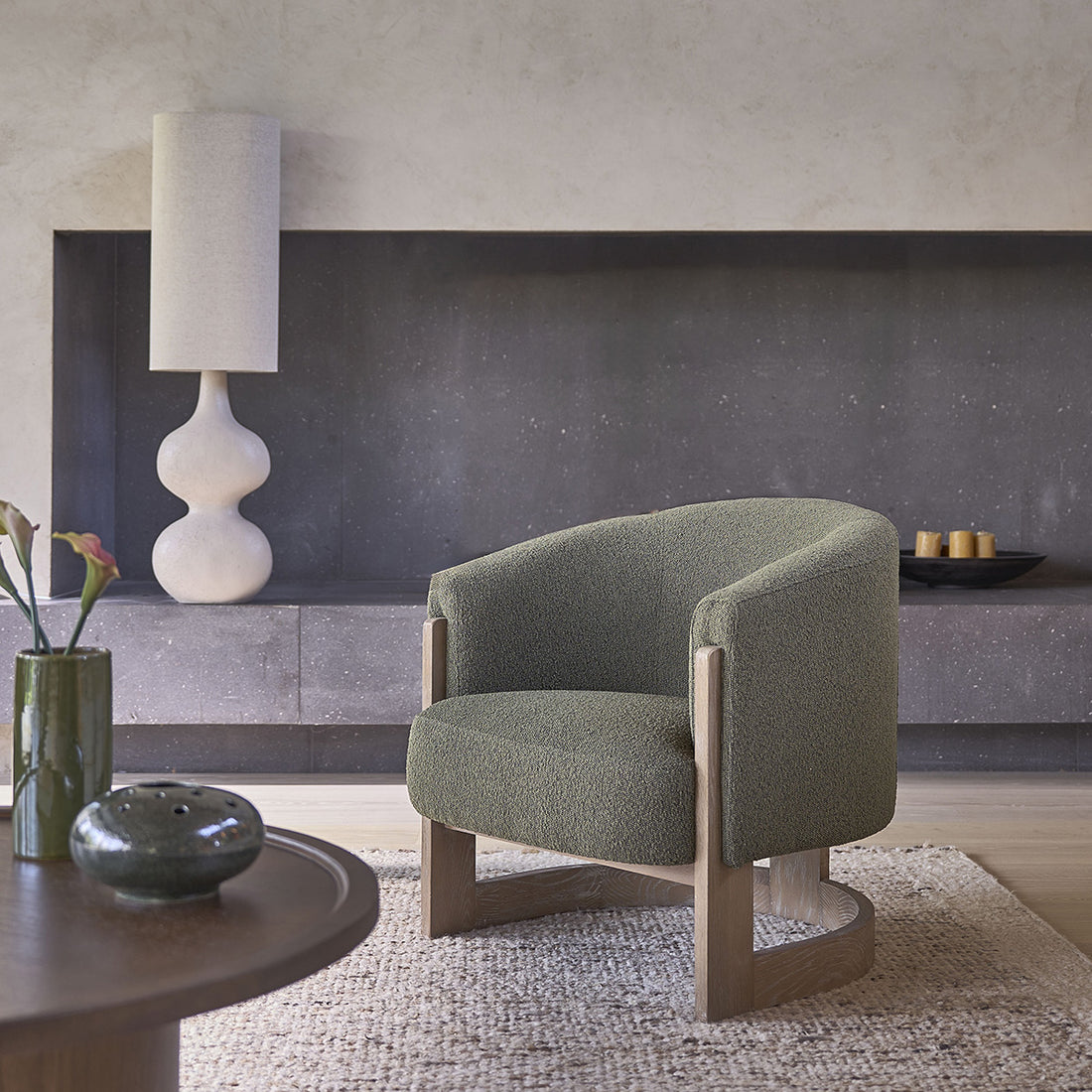 MALO - Sillón de roble macizo y tela bouclette caqui