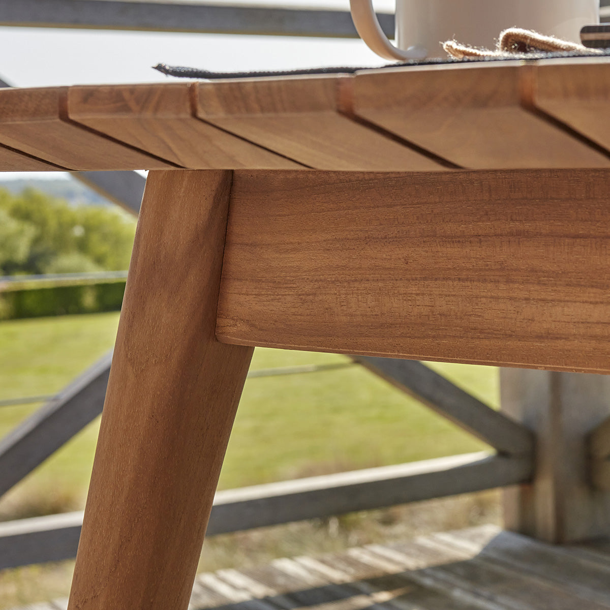 APRIL - Mesa de exterior de teca maciza para 4/6 pers.