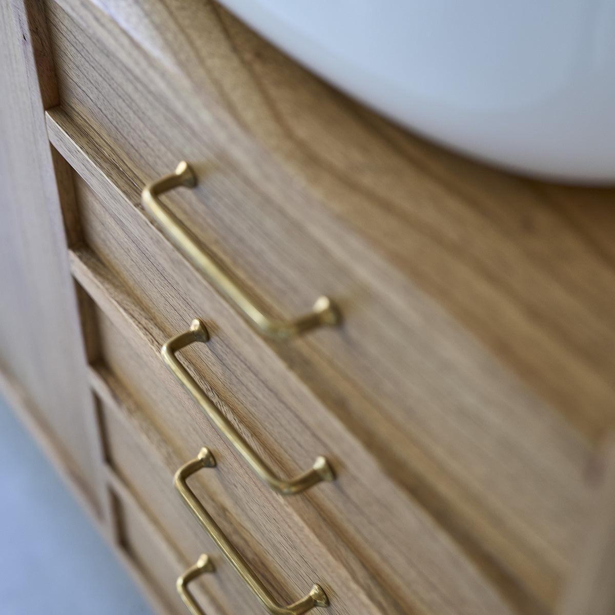 FIFTIES - Mueble de lavabo de mindi macizo 135 cm