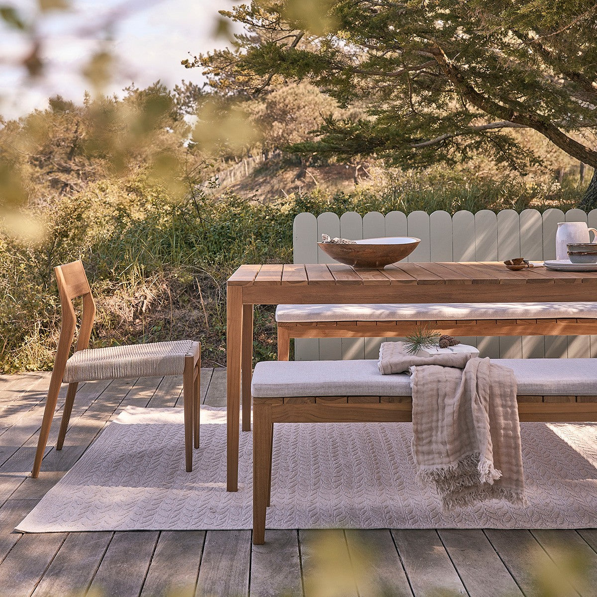 BARI - Banco de exterior de teca maciza de 180 cm con cojín