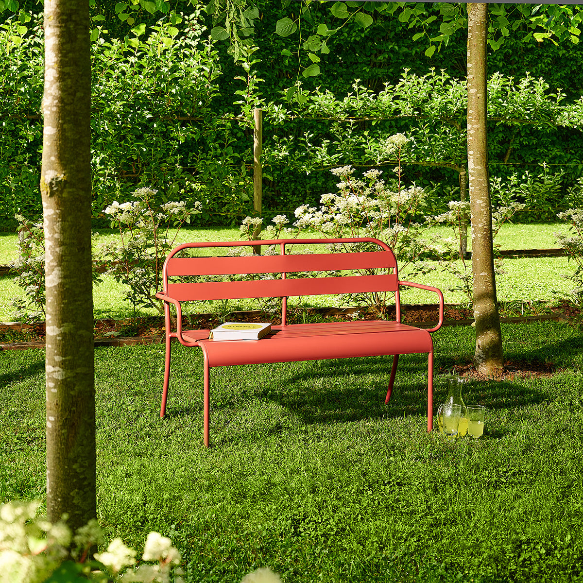 Banco de jardín de aluminio color frambuesa