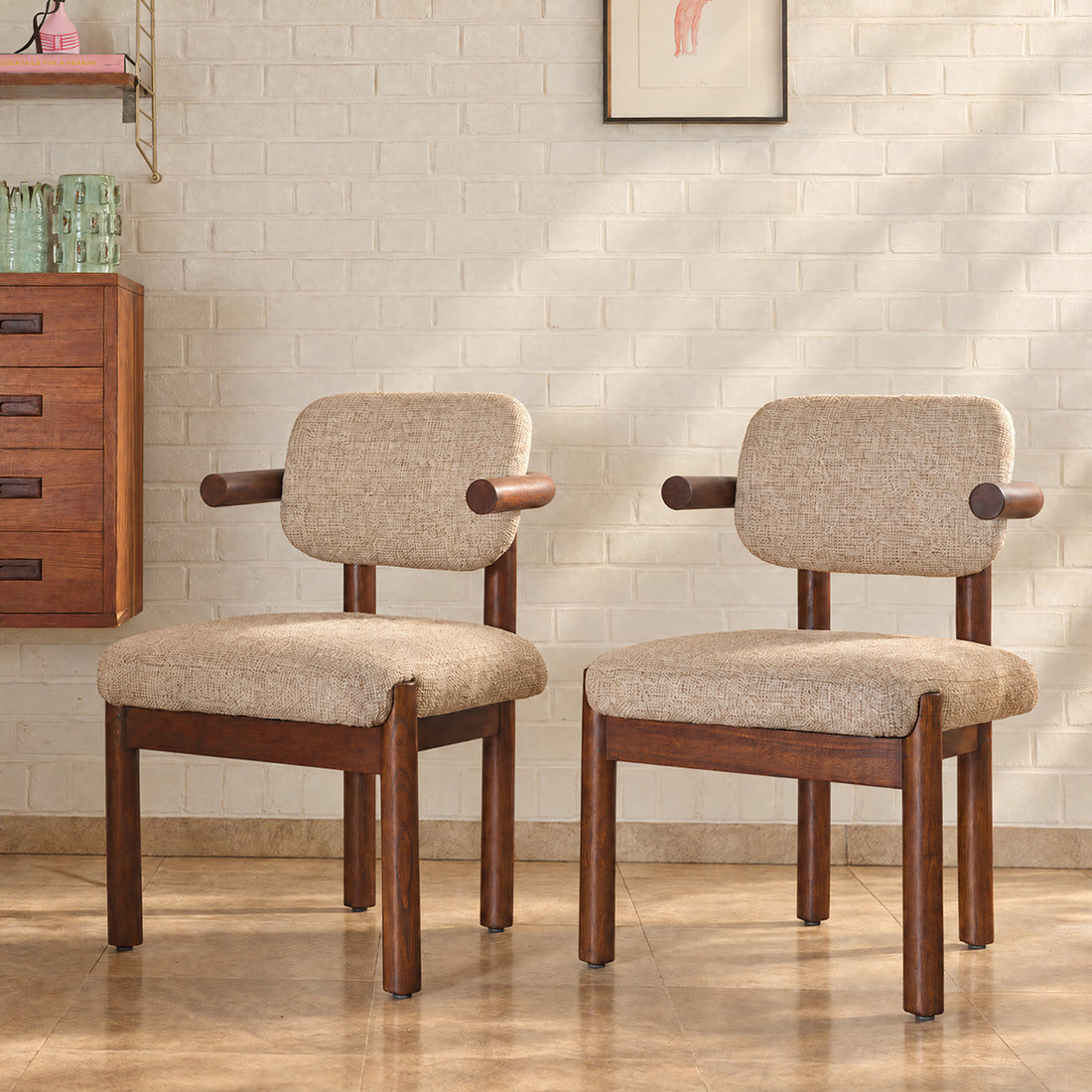 NEO - Juego de 2 sillas de madera maciza de mindi y tela texturizada en beige jaspeado