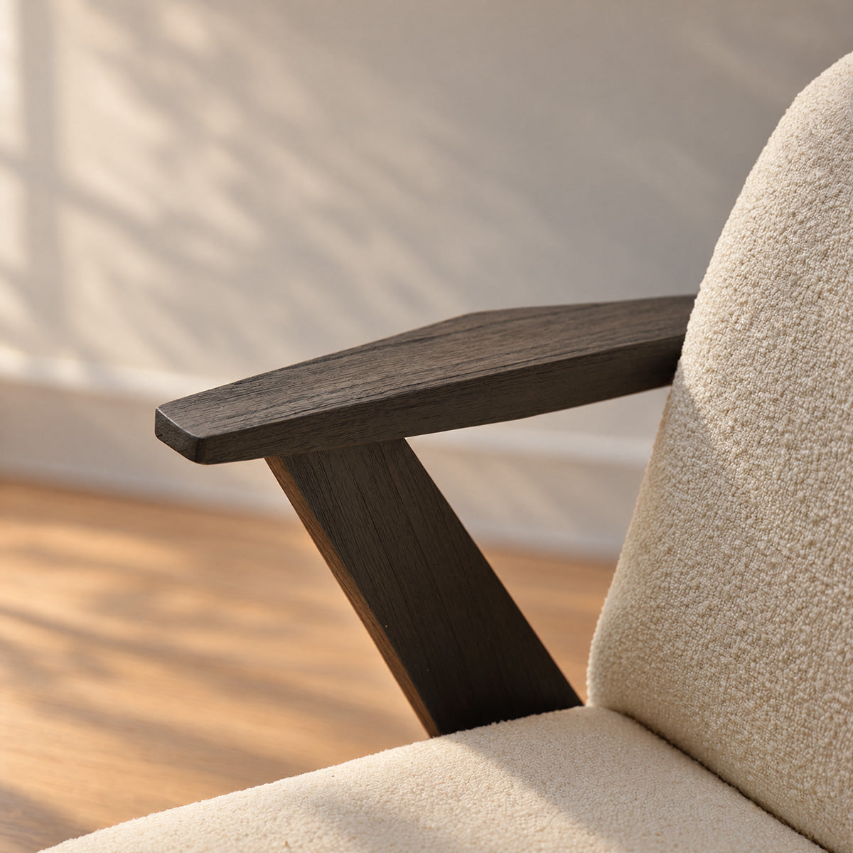 CHA0027-lot_de_2_chaises_en_mindi_massif_noir_et_tissu_bouclette_creme-06.jpg