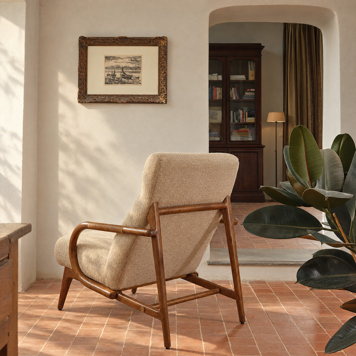 GABIN - Sillón de madera maciza de mindi, ratán y tela beige jaspeada