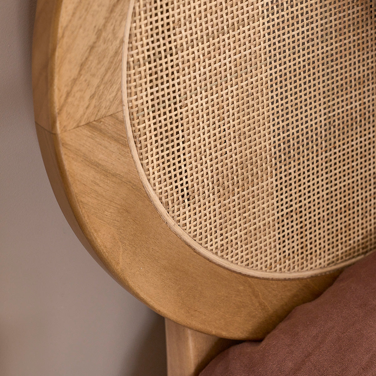 NINA - Cama de madera de mindi y rejilla 160 cm