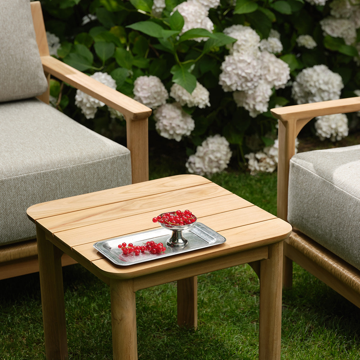 PIANA - Conjunto de jardín bajo de teca maciza con cojines grises jaspeados para 2 personas.