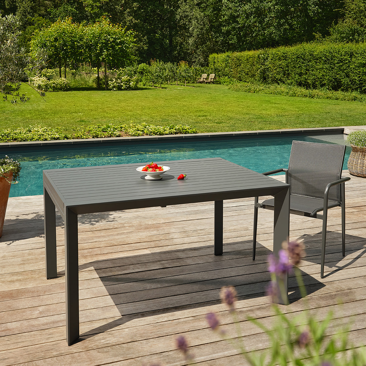 BASALT - Conjunto de jardín de aluminio y textilene extensible, color gris, para 6-10 personas.