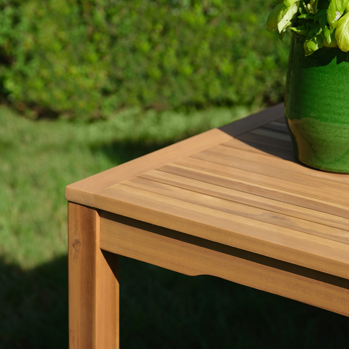 MILOS - Conjunto de jardín de acacia maciza aceitada para 8 personas.