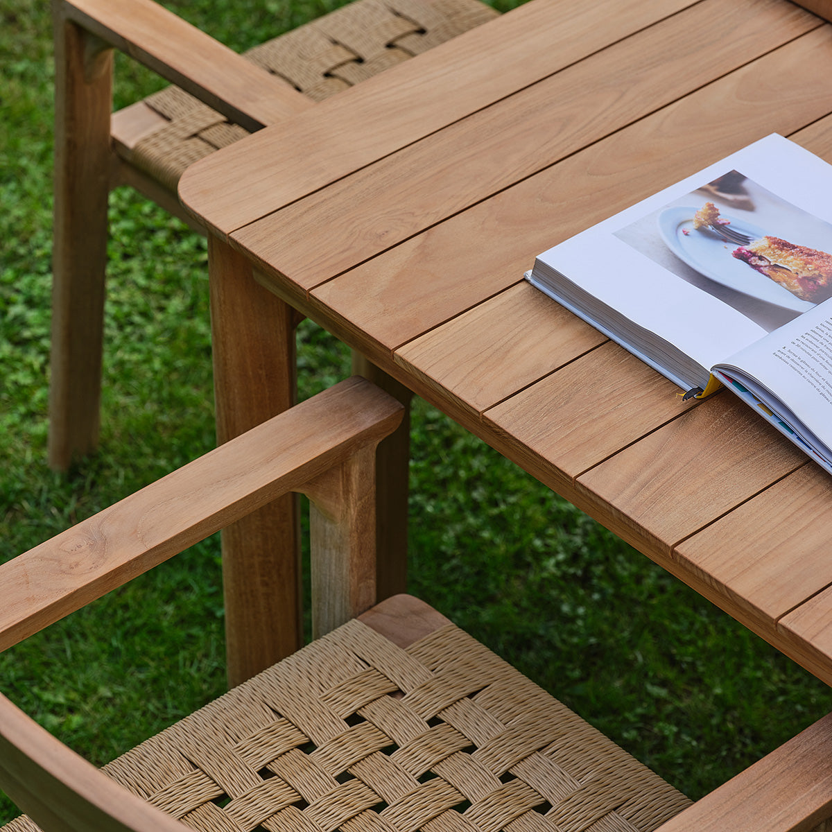 PIANA - Conjunto de jardín de teca maciza y ratán para 4 personas.