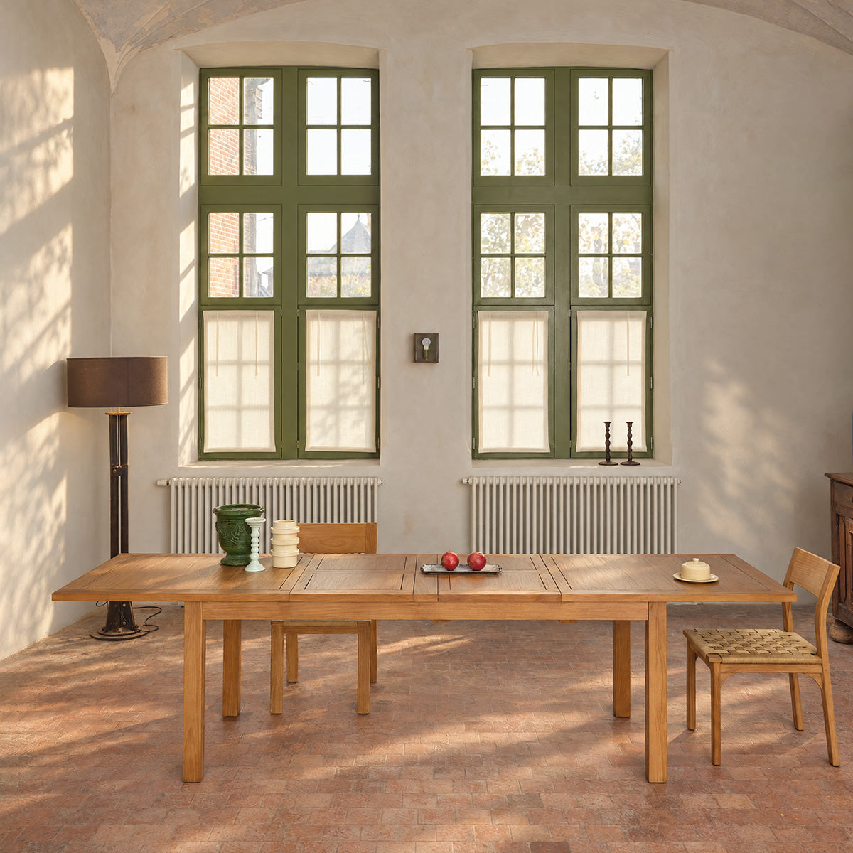 TAB0010-table_en_teck_massif_extensible_10_pers-01.jpg