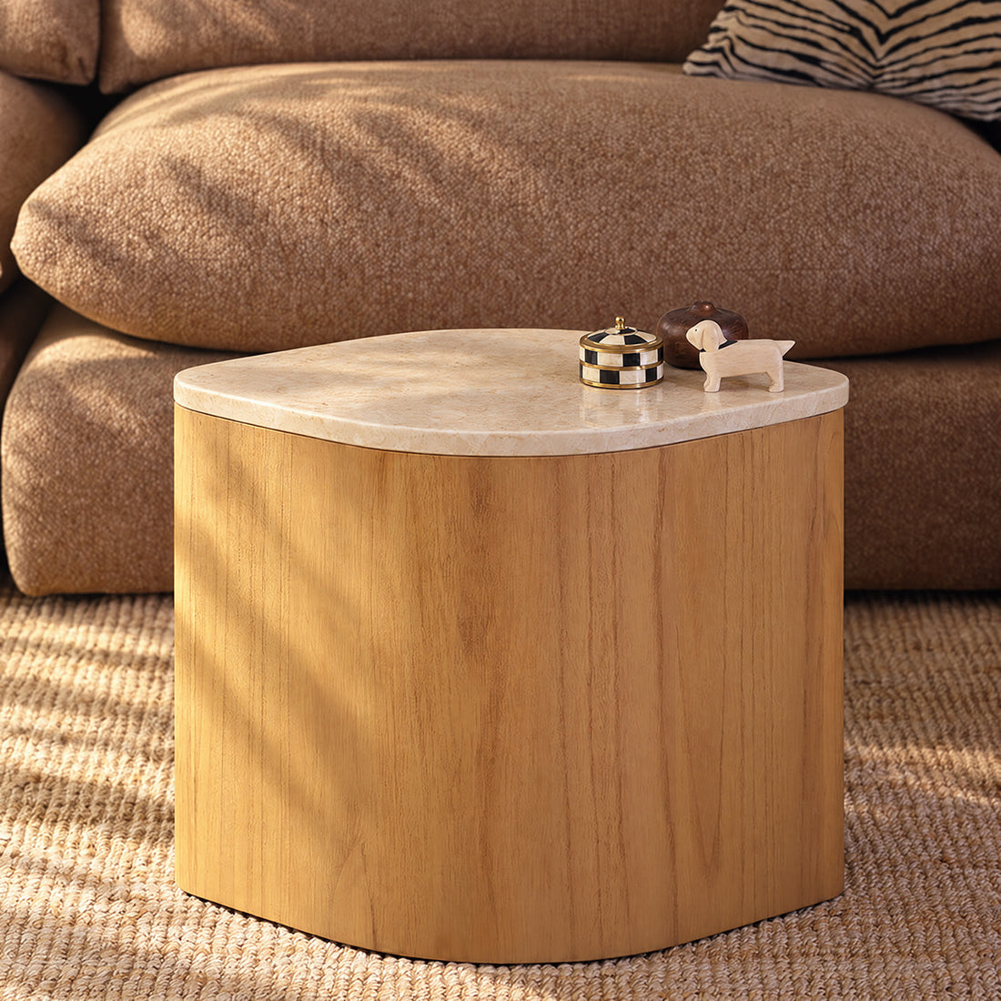 ADA - Mesa de centro de madera maciza de mindi natural y mármol, 56,5 cm